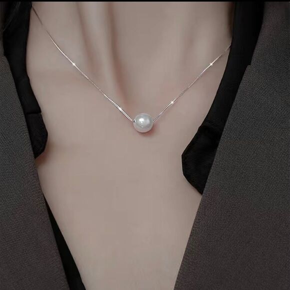 NEW … Luxurious White Pearl Necklace - Picture 1 of 5